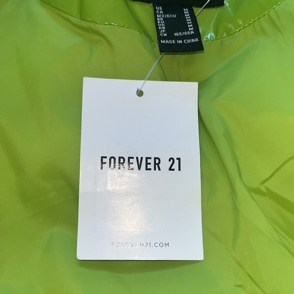 Forever 21 women’s pistachio puffer jacket Size medium - Picture 5 of 10